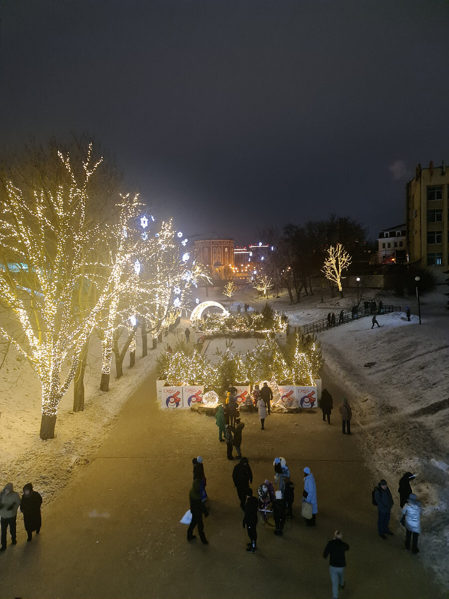 Манежная площадь 2015. Где сегодня москве. Где сегодня москве. Красная площадь москва сейчас. Кремлевская набережная 2023.