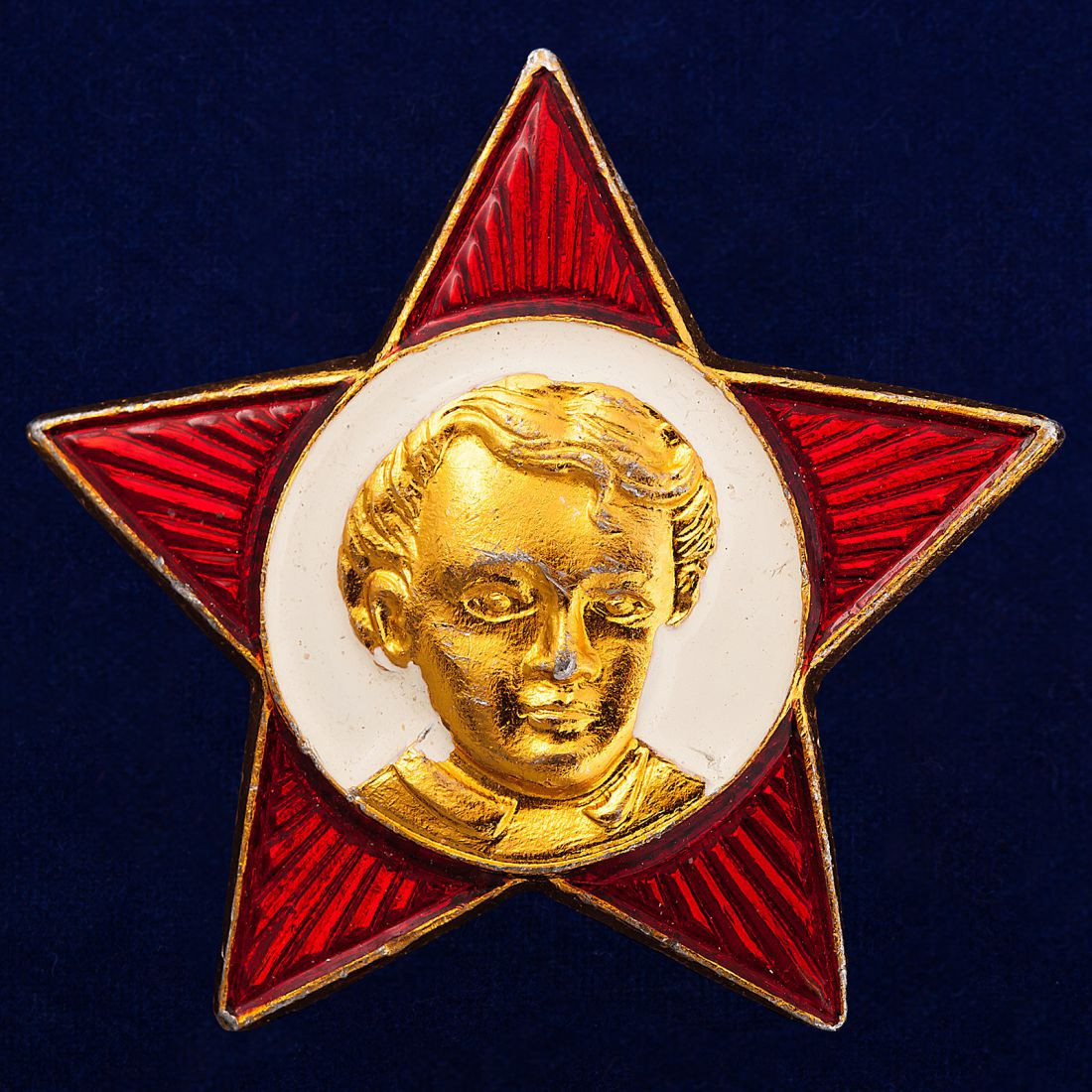 Значок октябренка в СССР.
