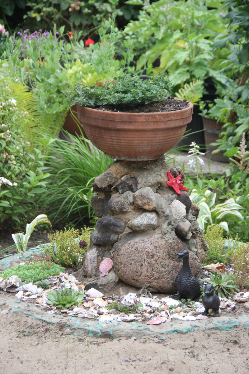 Так фонтан юрского периода выглядит сейчас и уже не бесит