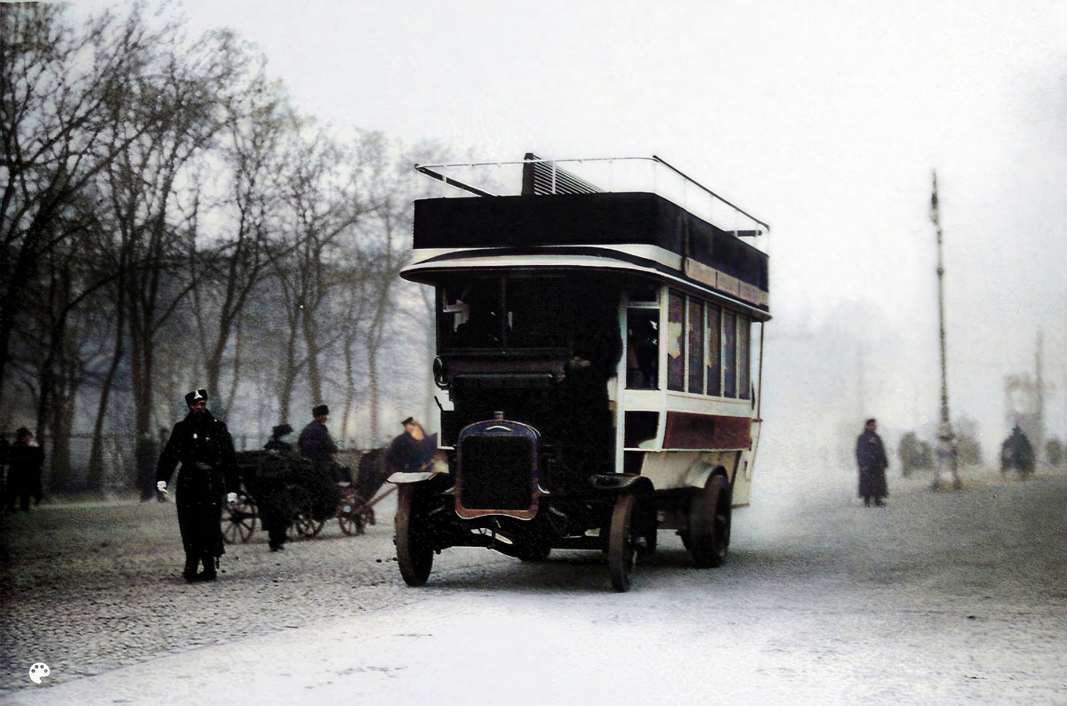 Ноябрь - 1907. Открытие омнибусного (автобусного) сообщения «Александровский сад - Балтийский вокзал»