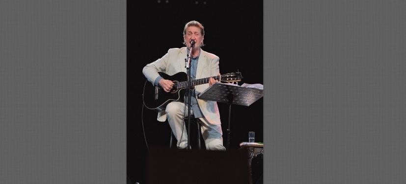 Песня "Как здорово, что все мы здесь сегодня собрались" стала народной