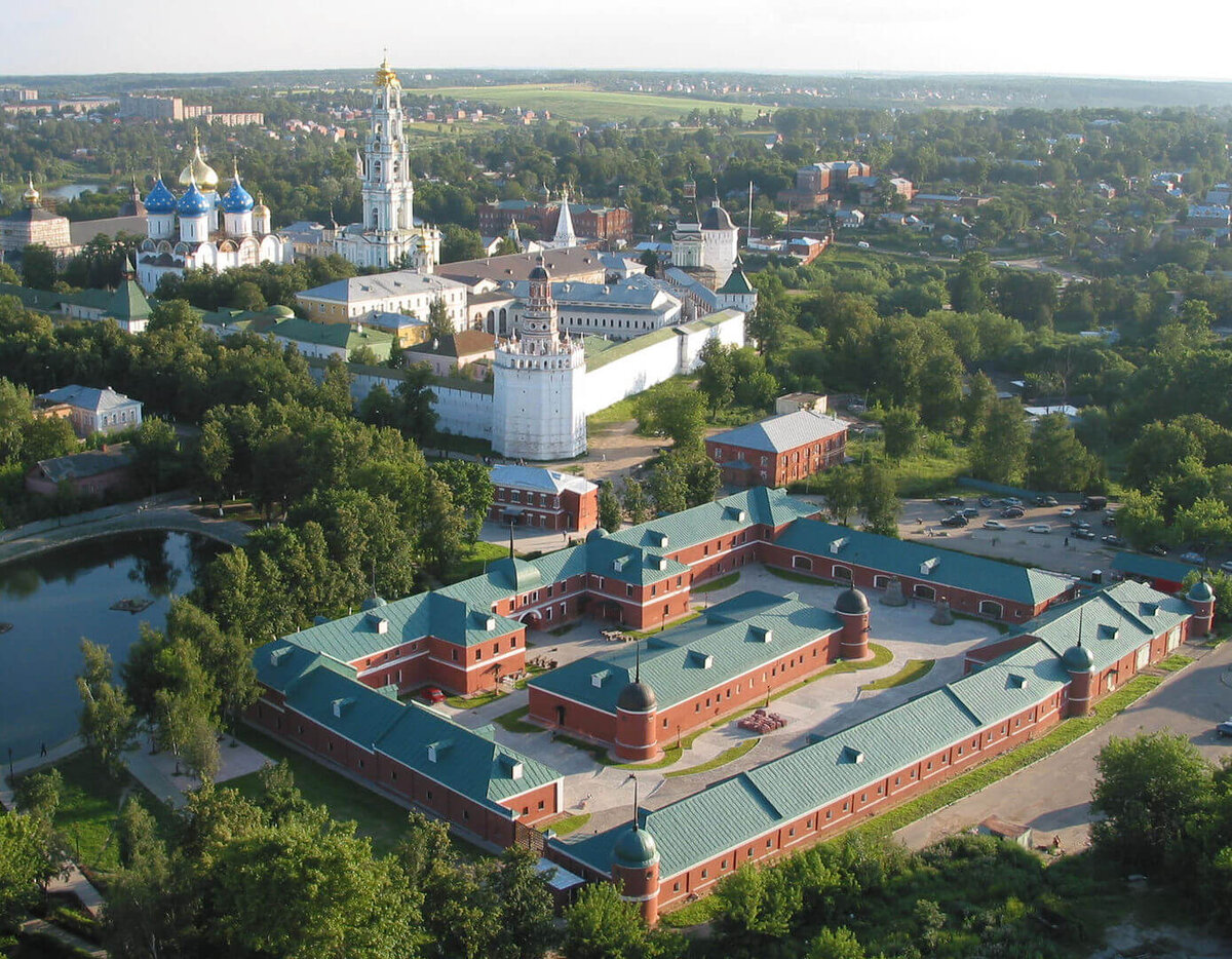 Газовый сергиев посад. Конный двор Сергиев Посад. Конный двор Сергиев Посад музей. Сергиев Посад город музей комплекс конный двор. Троице-Сергиева Лавра конный двор.