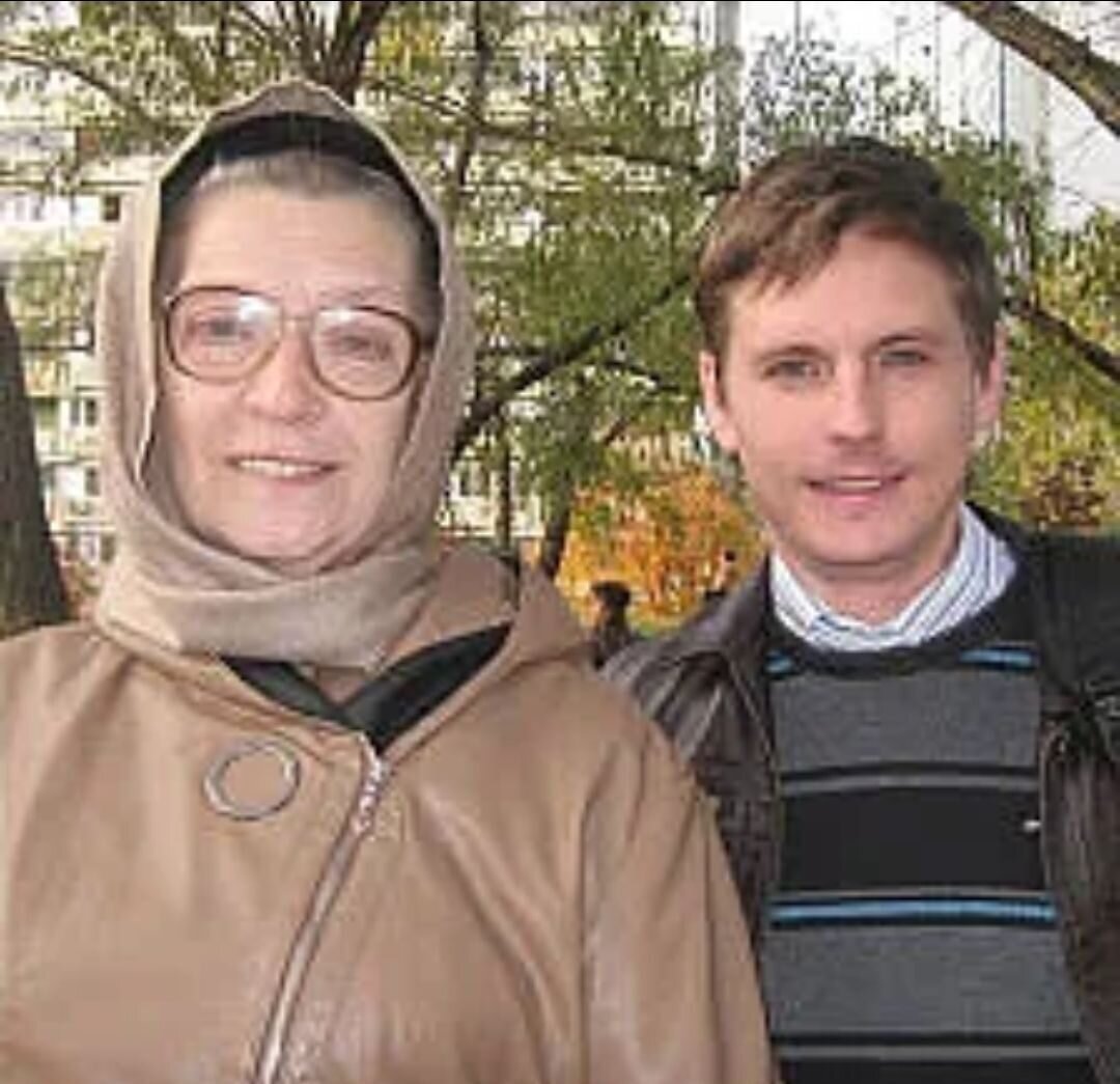 С женой В.С. Высоцкого и матерью его сыновей Никиты и Аркадия Людмилой Абрамовой (умерла 17.02.23 в возрасте 83 лет)