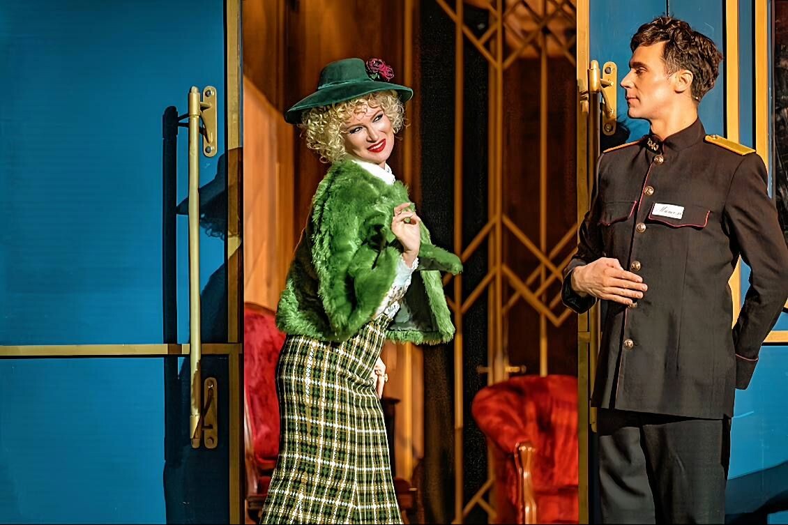 В спектакле