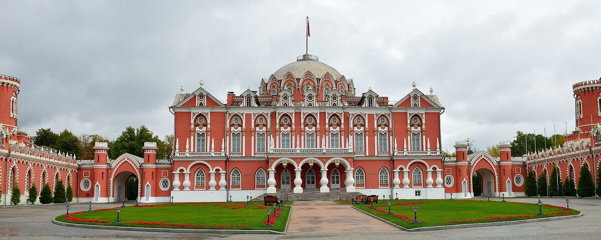 Петровский путевой дворец экскурсии