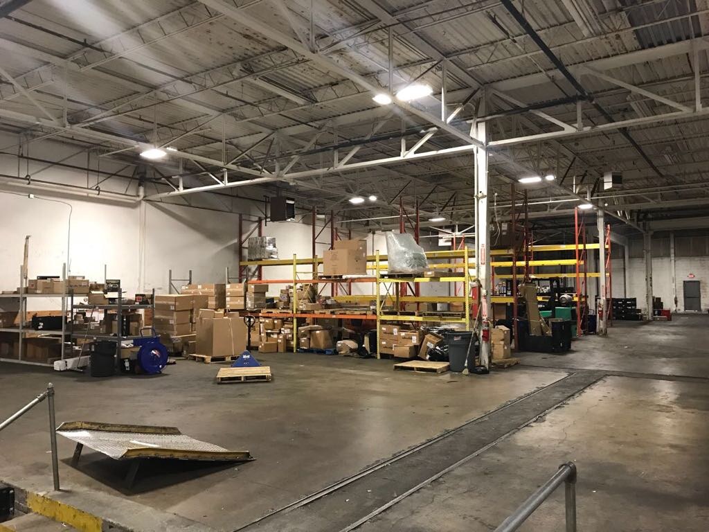 Склад консолидации в США