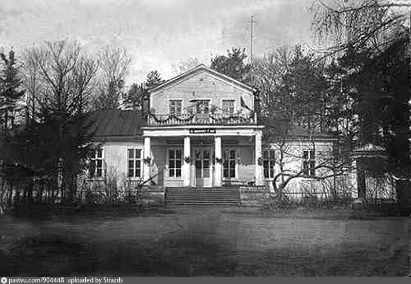 Таким был главный дом усадьбы боярина Морозова – Болдино. Фото: pastvu.com