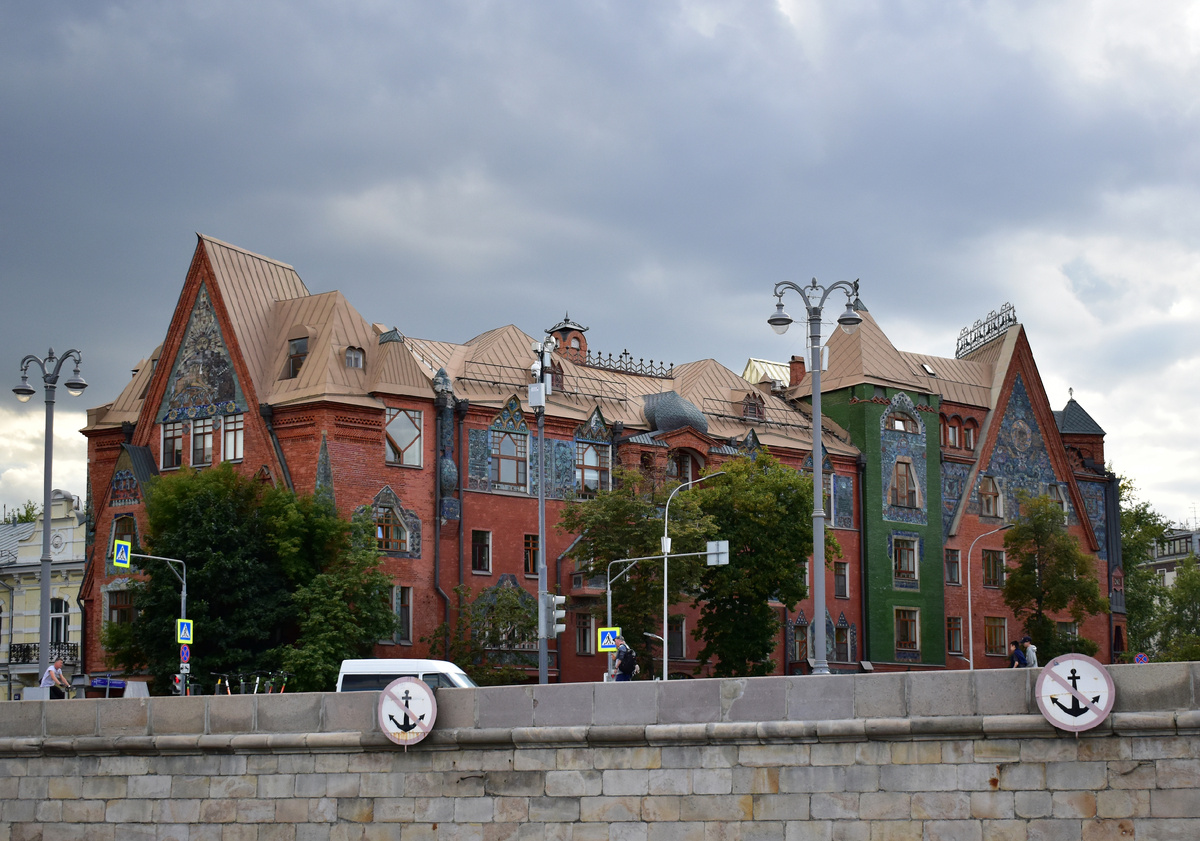 Дом Перцовой в Москве - один из самых интересных образцов неорусского стиля