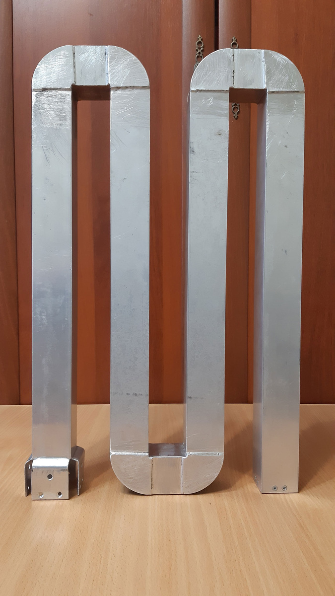 Электрический конвектор индукционный коаксиальный. Вид спереди