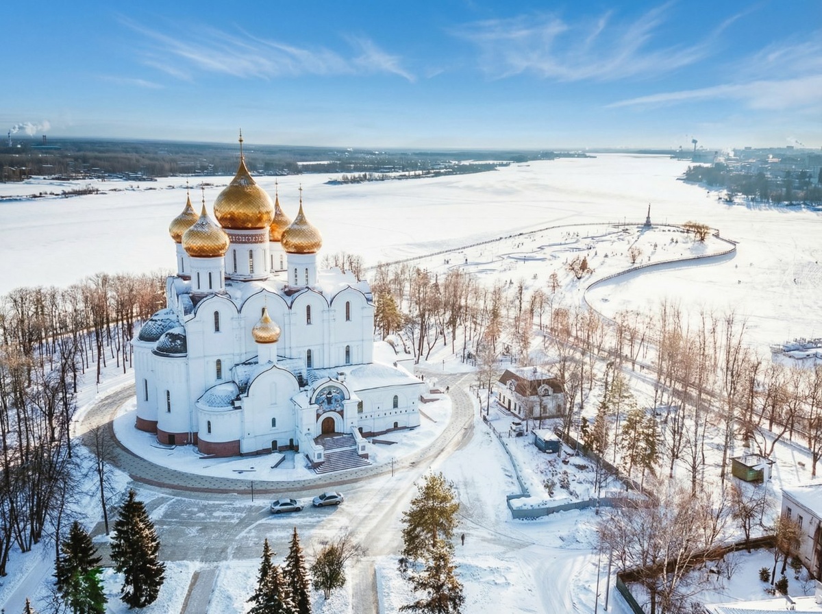 На Стрелке в Ярославле зимой особенно красиво. Фото: Мир Квартир