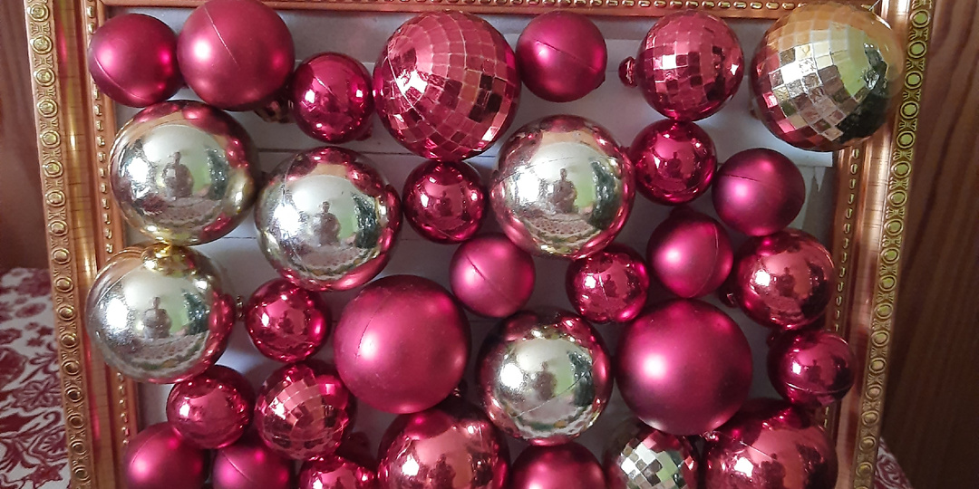 Чудесный новогодний декор в магазинах, а я украшаю квартиру самоделками🤦