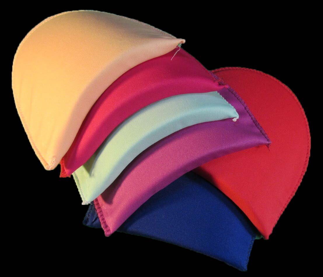 Подплечники - самая модная конструктивная деталь одежды 80-х