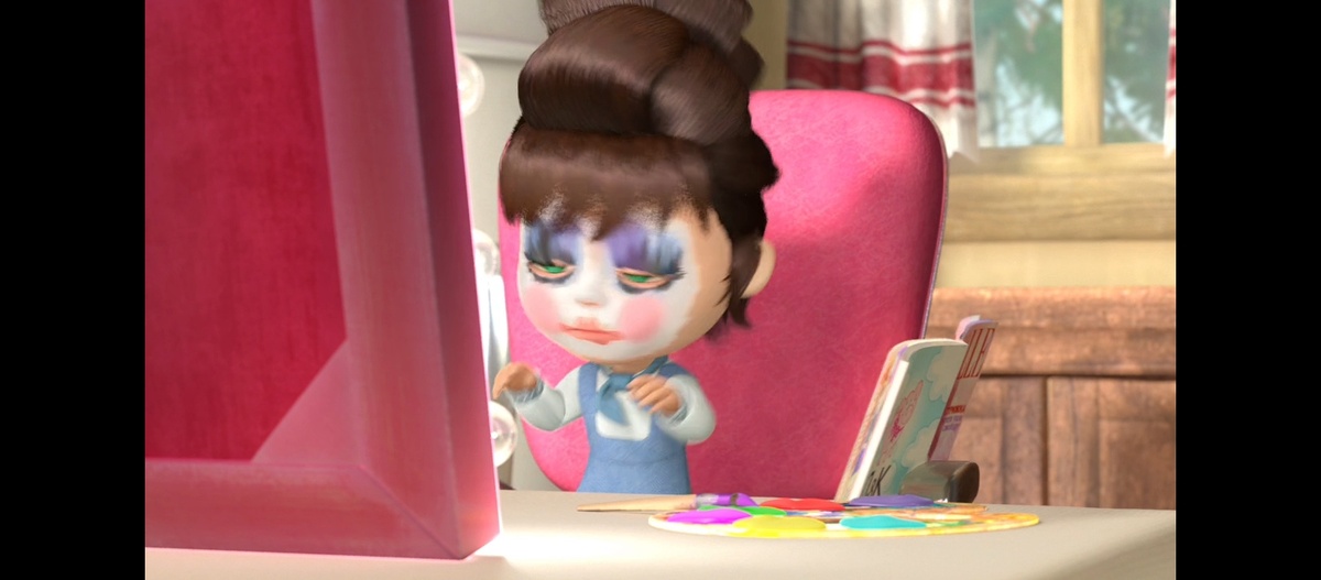 Скрин из мультфильма. Здесь "проба пера2 на лице, так сказать. Точно так и красятся мои дети