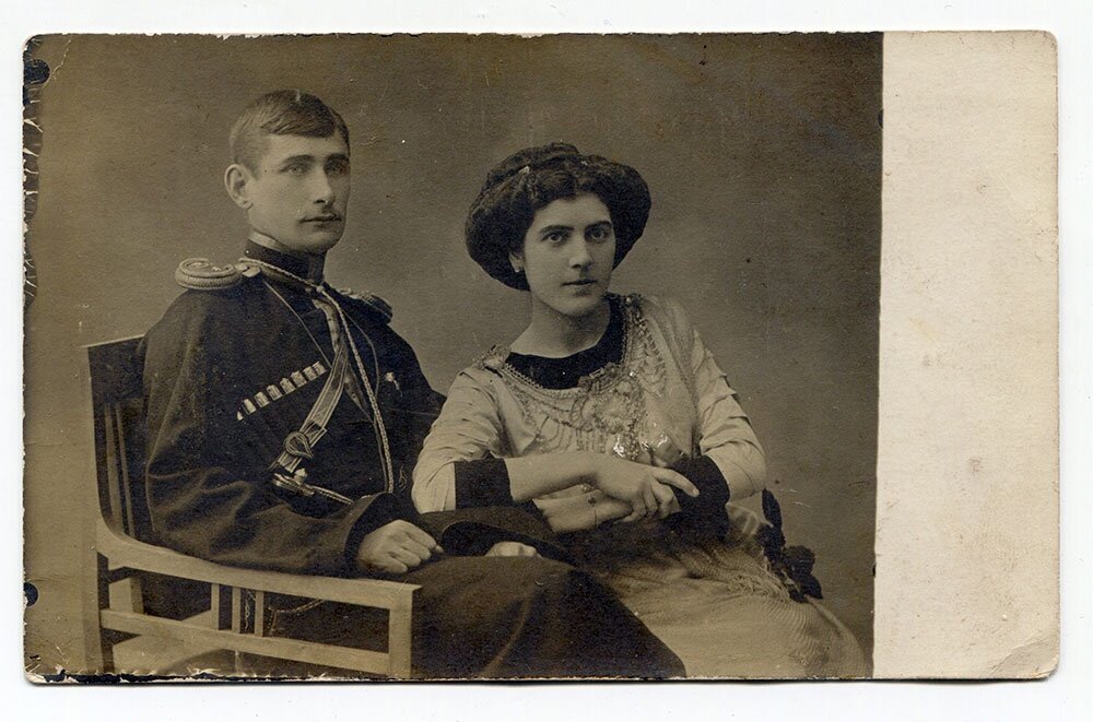 

"Отними у народа историю и через поколение он превратится в толпу, а еще через поколение- в легко управляемое стадо."