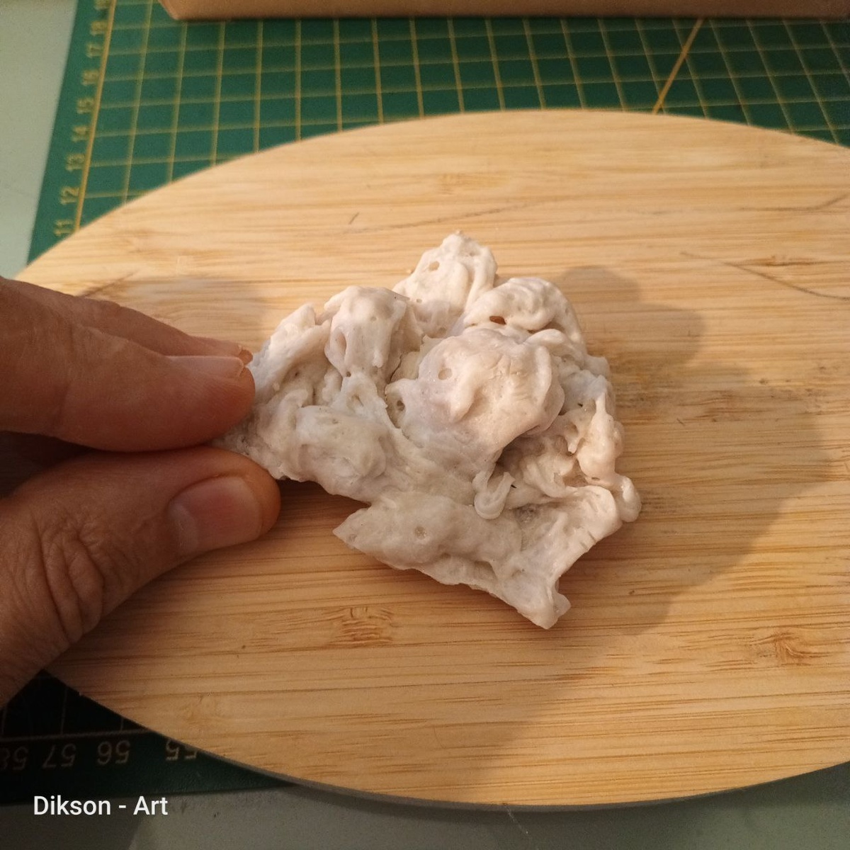 «Пунический воск» Воск пчелиный очищенный и обработанный по технологии описанной в трактате Плиния старшего. 