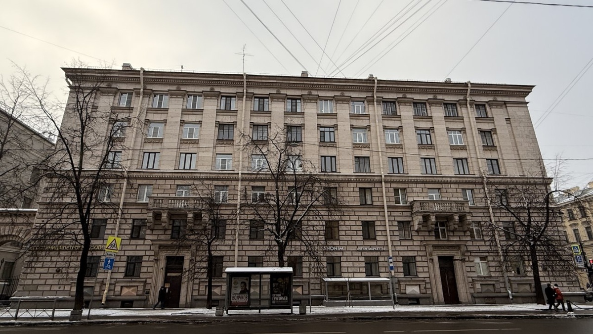 Введенская улица на Петроградке проходит от Большого до Кронверкского проспектов. Дом №1. Фото: Мир Квартир