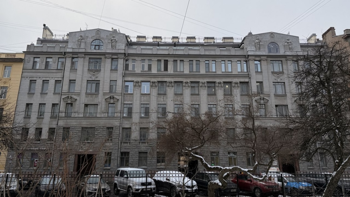 Атлантов делал художник Рудольф-Давид Рачин из портландцемента – новейшего в то время вида цемента с кальцием. Фото: Мир Квартир