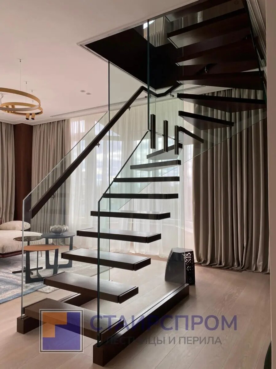 Стеклянная лестница СтаирсПром