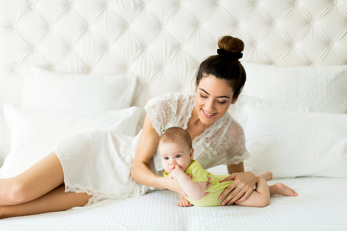 Помимо гигиены сна, необходимо верно выстроить правильный режим сна и отдыха, отталкиваясь от индивидуальных ритмов ребенка.