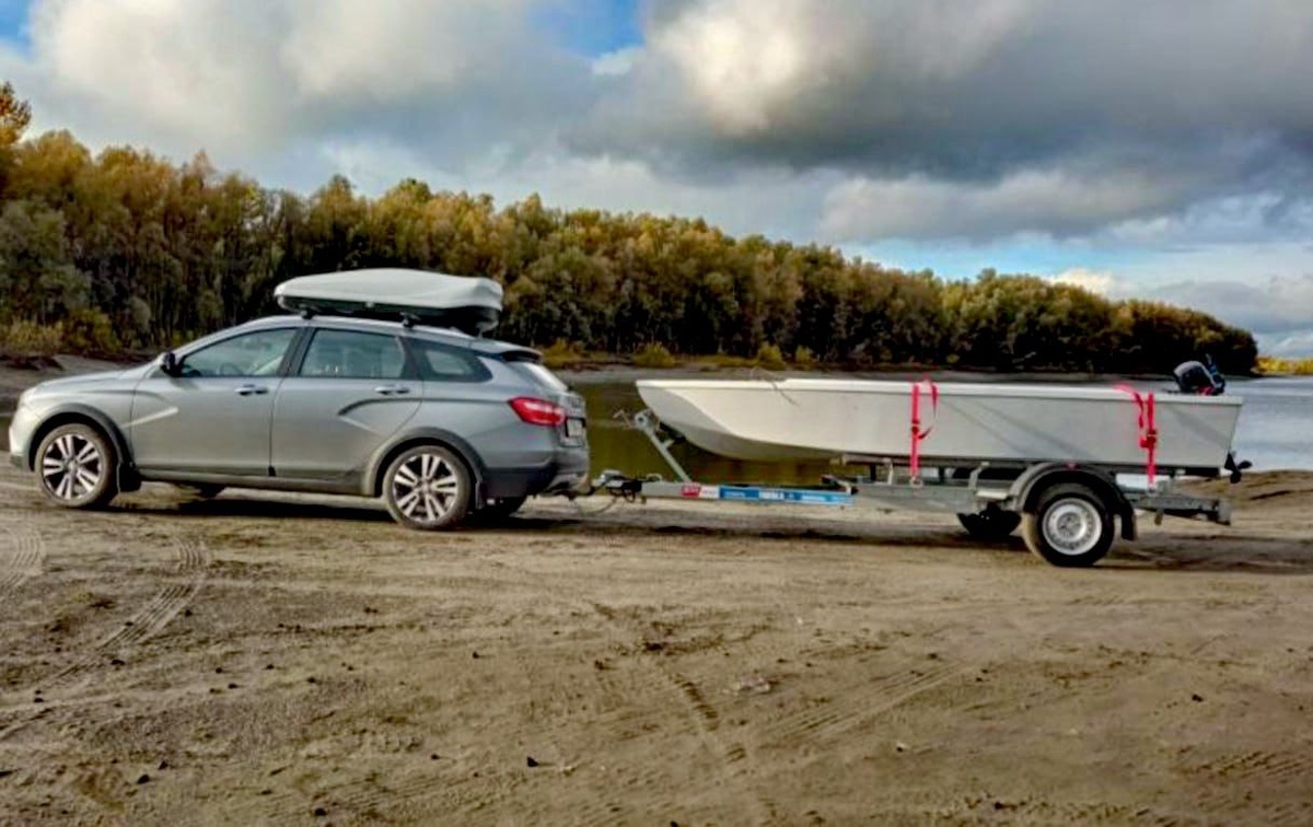 Лодка Алексея. 