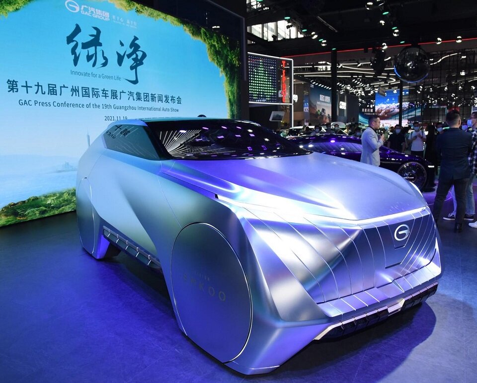 На фото: Концепт-кар EMKOO