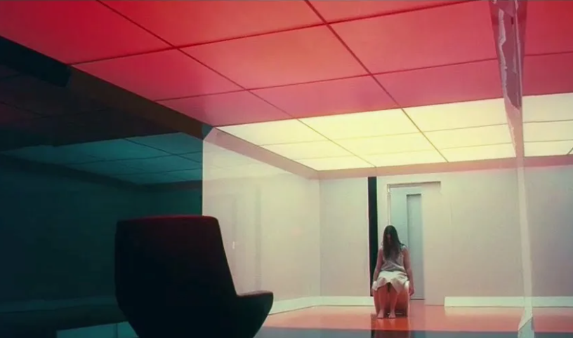 Кадр из фильма "По ту сторону чёрной радуги"