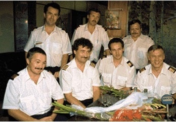 На групповом снимке Бутузов Сергей Борисович - первый слева в верхнем ряду