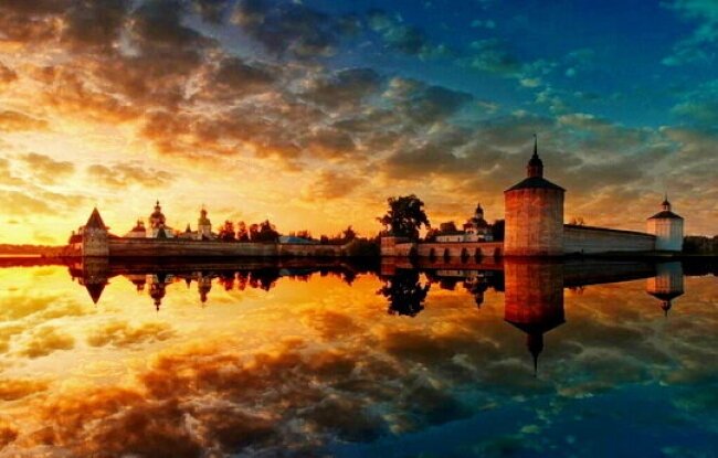 Вид на Кирилло-Белозёрский монастырь
