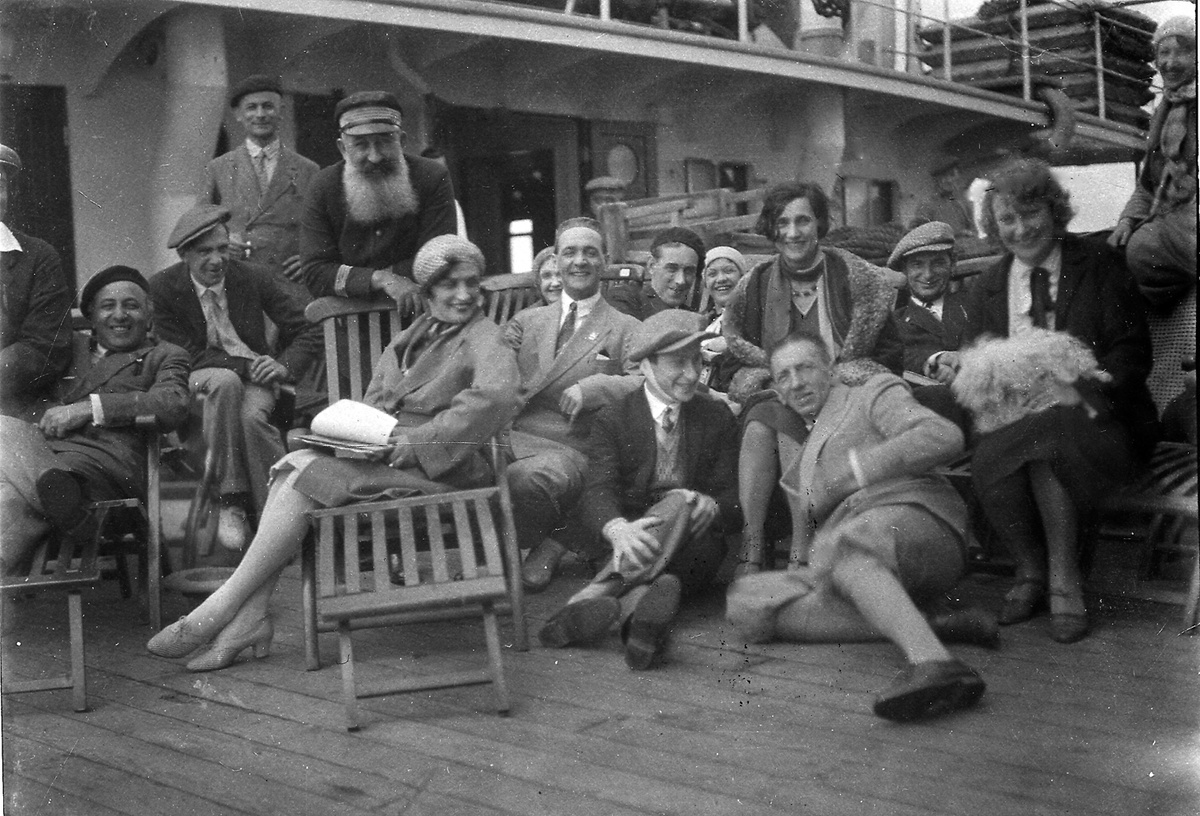 Камерный тетр во время гастролей в Южную Америку