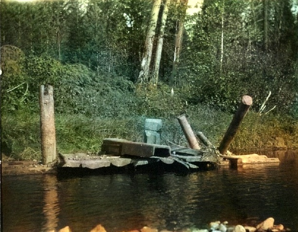 Земснаряд на реке