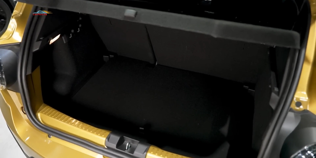 Чем удивили обновлённые Dacia Sandero и Stepway? Что предлагают европейцам по цене Гранты