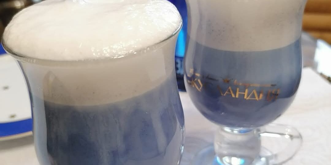 Голубая кокосовая нежность - матча латте из анчана на кокосовом молоке