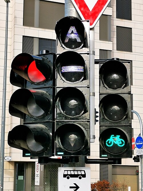 Люксембург, комплекс светофоров. Автор: GilPe, Wikipedia