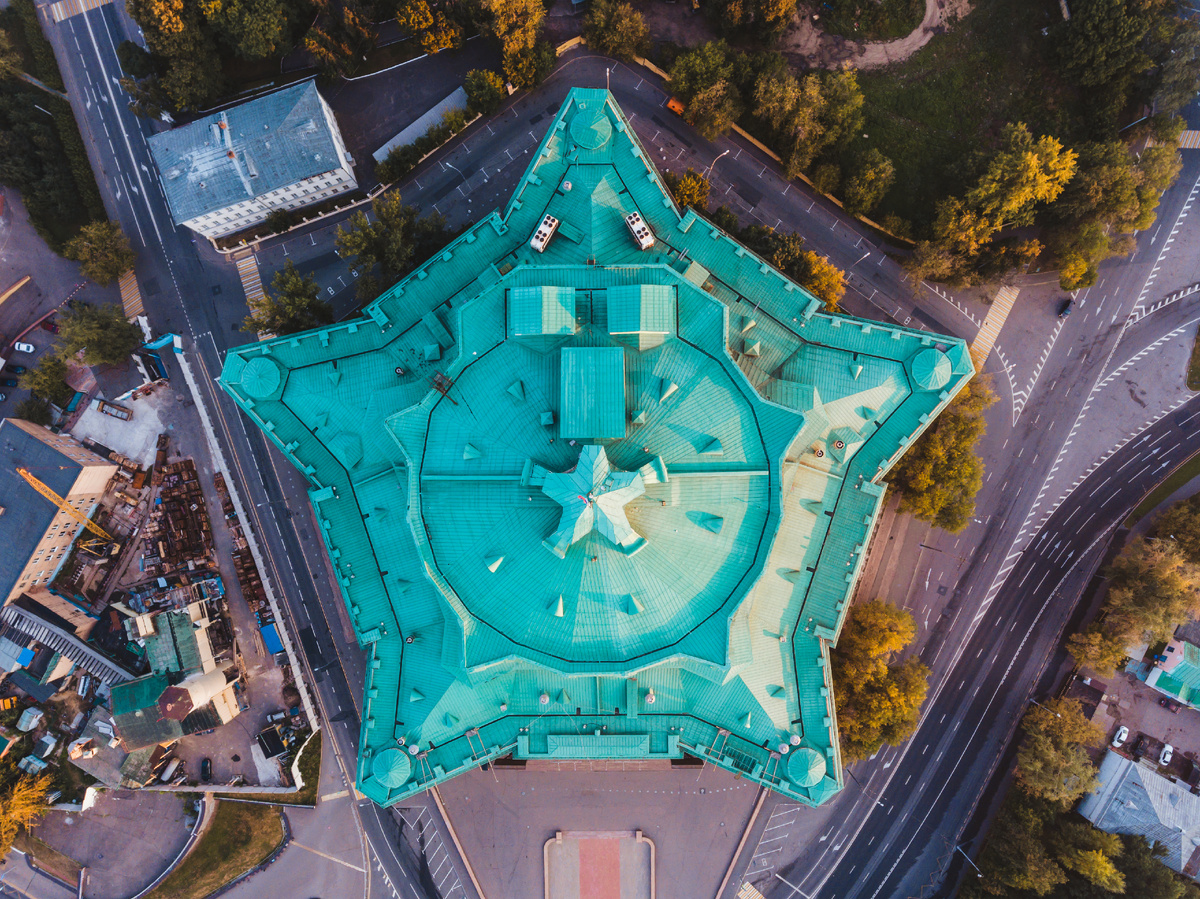 «Звезда» здания Театра Российской армии с высоты птичьего полета. Фото: Shutterstock 