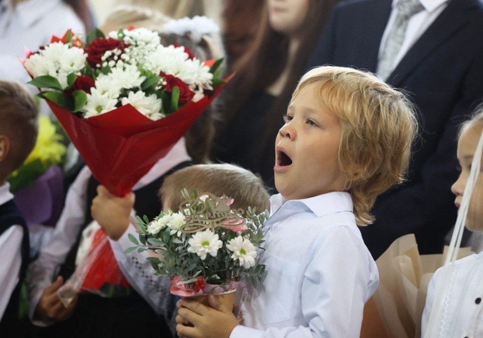    Дети еще успеют насладиться теплой, почти летней, погодой перед началом учебного года Валерий ЗВОНАРЕВ