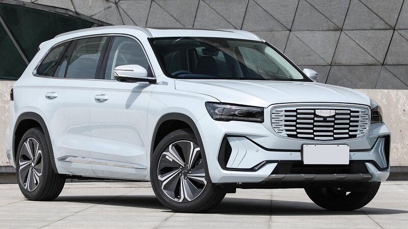 На фото: Серийный гибридный (HEV) кроссовер Geely XingYue L Thor Hi·X