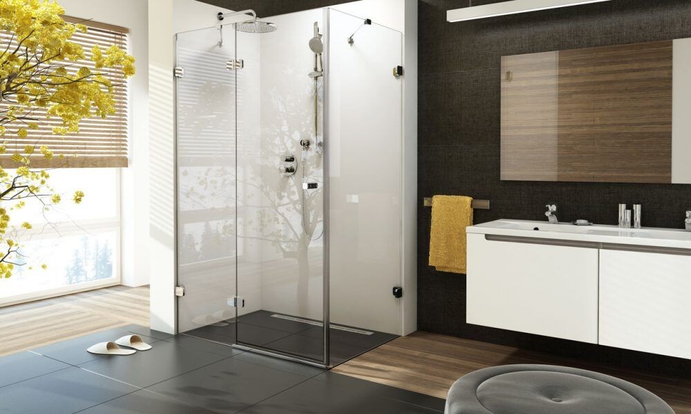 Стеклянные душевые ограждения и уголки изготавливаются на заказ из закалённого безопасного стекла толщиной 8мм и подгоняются под индивидуальные требования Заказчика и размеры помещения с точностью до 1мм.