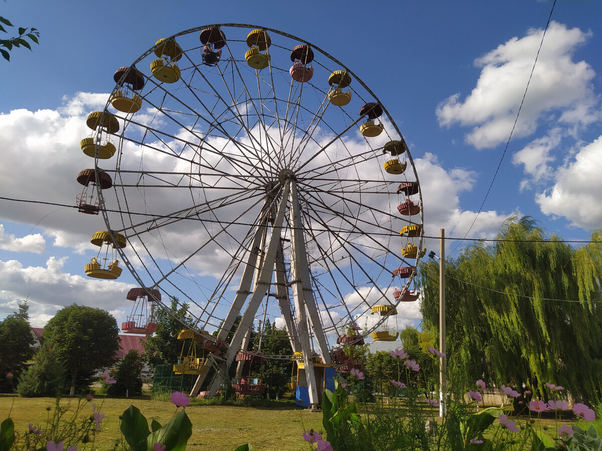 В Елани. Чертово колесо. Не работает. Фото автора