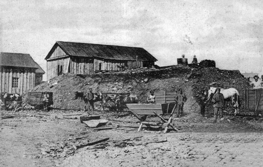    Разгрузка угля в Юзовке (Донецке), середина XIX века  Public Domain/Wikimedia Commons