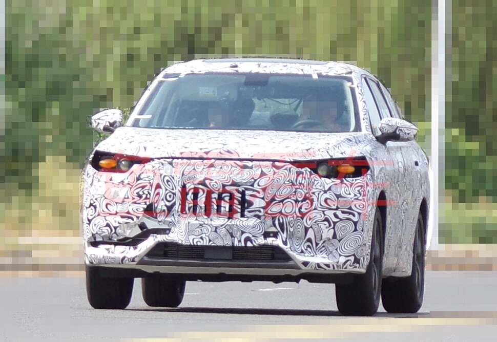 На фото из соцсети: Кроссовер Chery Tiggo 9 во время тестов