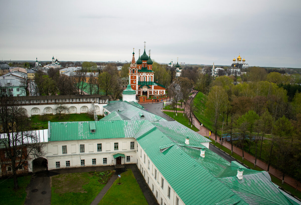 Семинарские корпуса XVII — XVII в. Фотография автора статьи. 