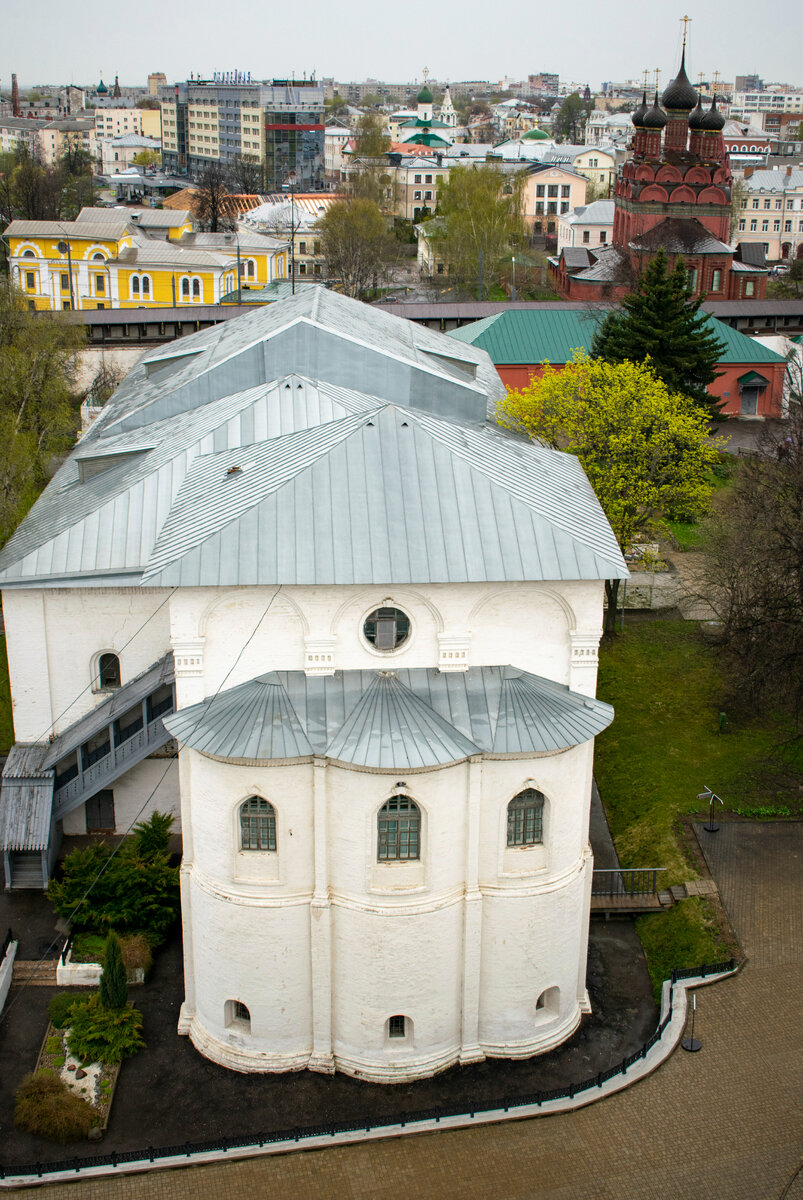 Ярославский музей-заповедник. Белокаменные Трапезные палаты. Фотография автора статьи. 