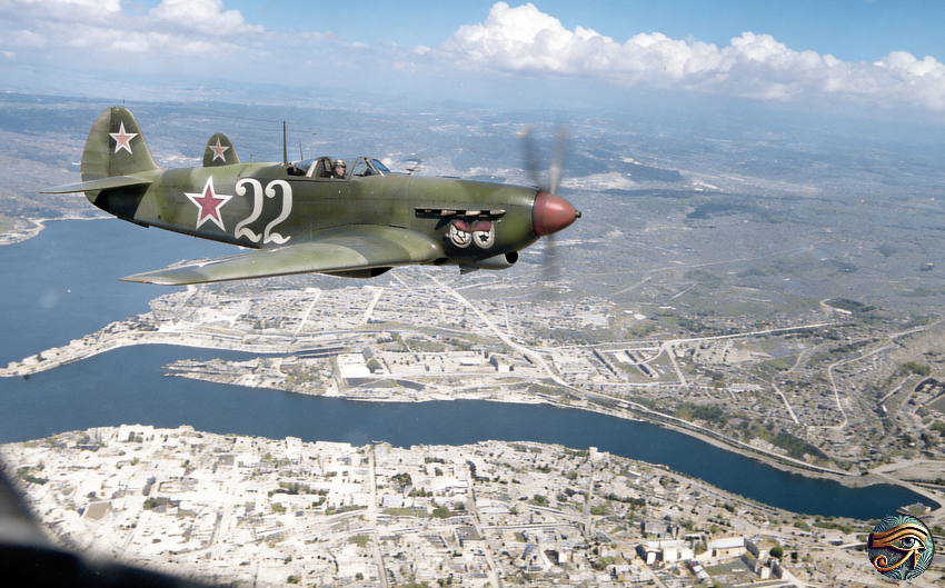 Я -"Як"-истребитель, мотор мой звенит и небо- моя обитель... "Яки" над Севастополем. Раскрашено.