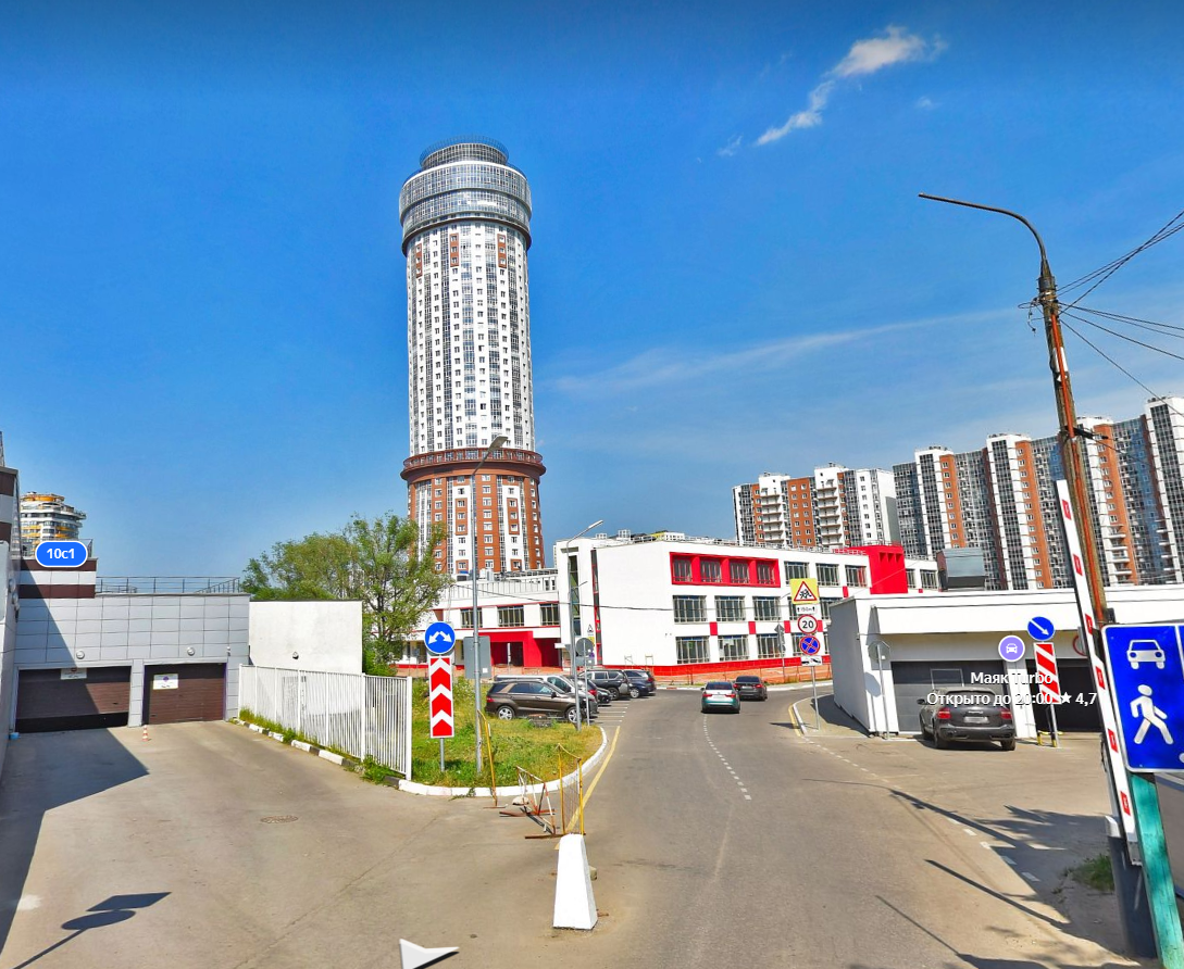 Химки. Источник: Яндекс-панорамы (https://yandex.ru/maps/-/CDqV6-mD)