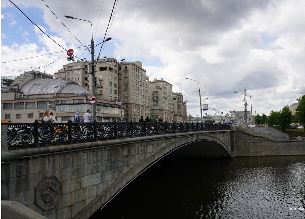 Каменный мост в москве фото Мосты самого известного Московского Острова Маруся-путешественница Дзен