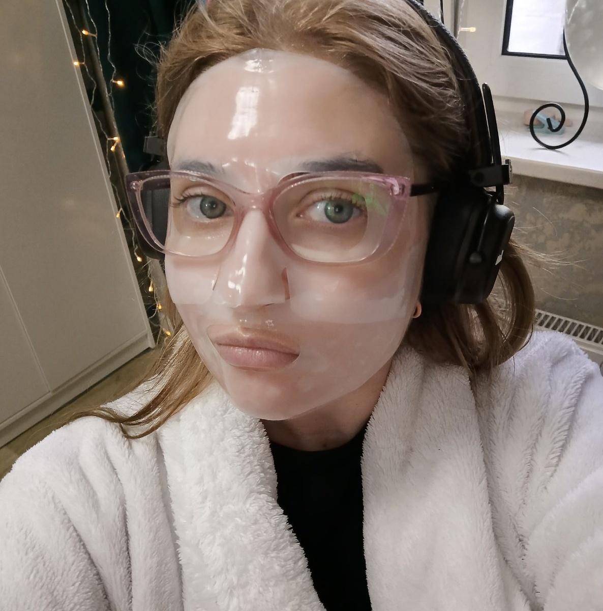 Наконец-то, нашла маски, которых хватает на мой носик.:)