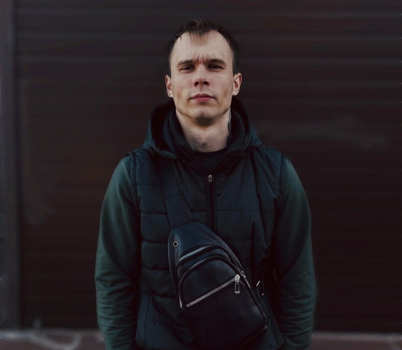 На фото Николай Семёнов