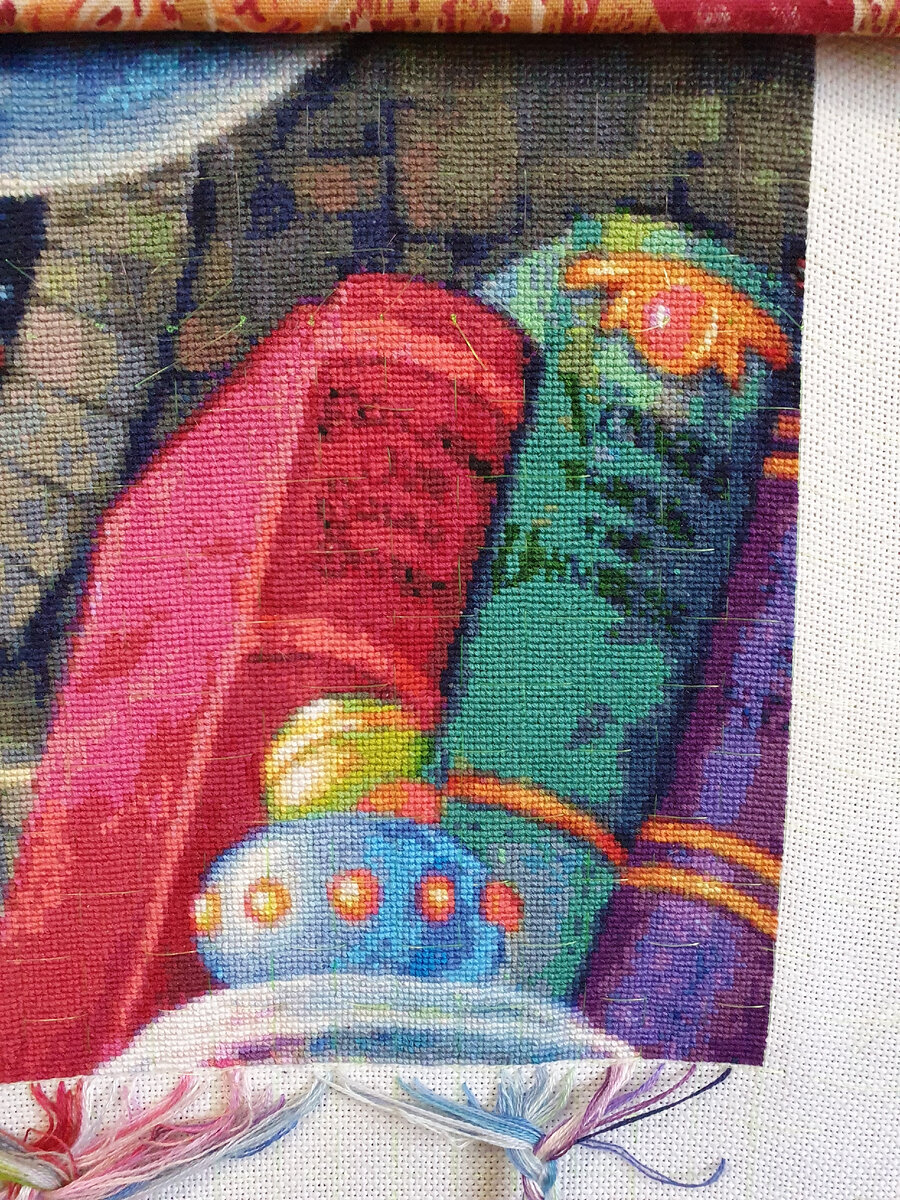 Книги в вышивке