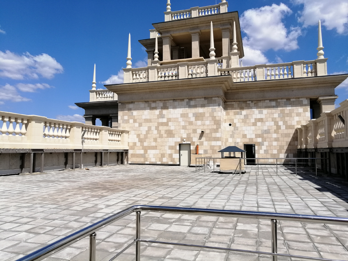 Терраса – это открытая площадка, примыкающая к квартире. Фото: Мир Квартир