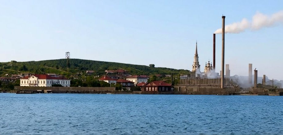 Дом главноуправляющего БГО, Введенский собор, медеплавильный завод и пруд